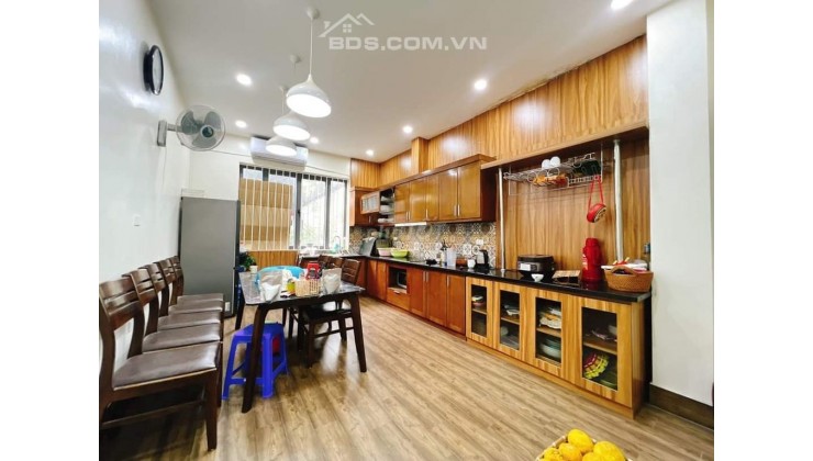 Nhỉnh 5 tỷ, 40 m2 ô tô tránh kinh doanh, Tây Sơn. LH 0969435469